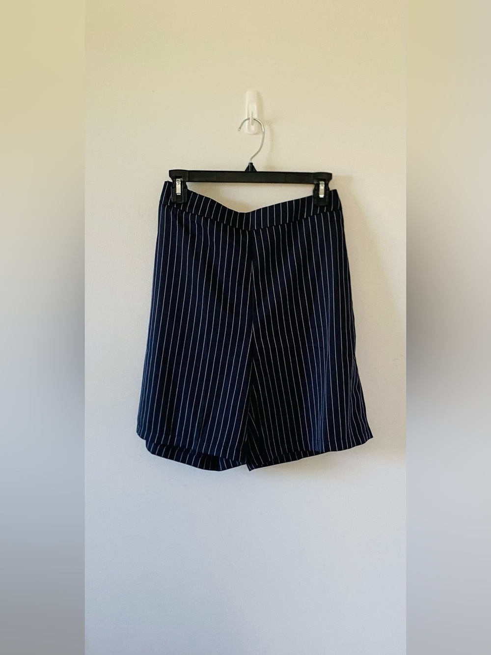 Women’s Pinstripe High Waisted Tailored Shorts Navy Blue M NWOT Preppy Classic